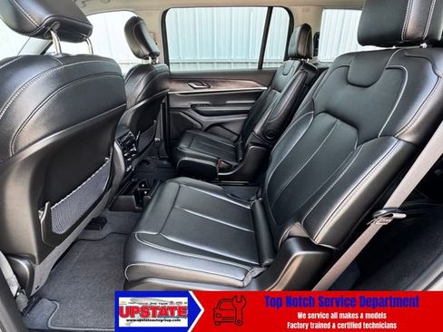 Used 2023 Jeep Grand Cherokee L Limited AWD/4WD image 12