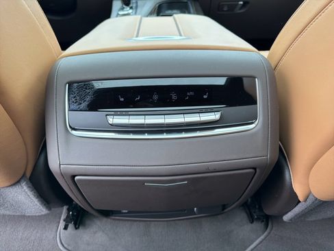 Used 2024 Cadillac Escalade ESV Sport AWD/4WD image 30