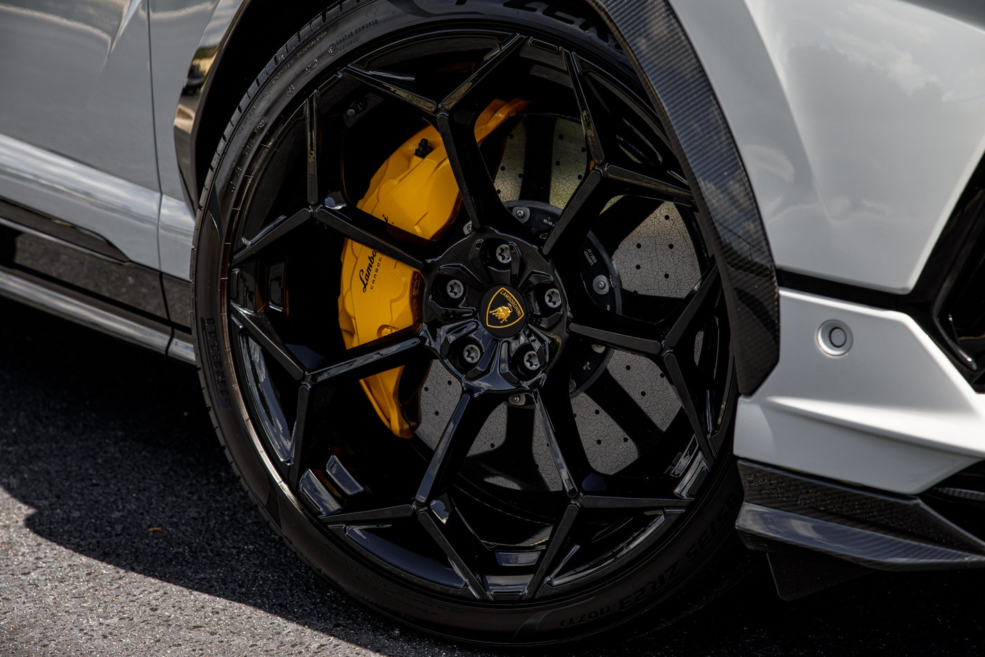 Used 2024 Lamborghini Urus Performante AWD/4WD image 23