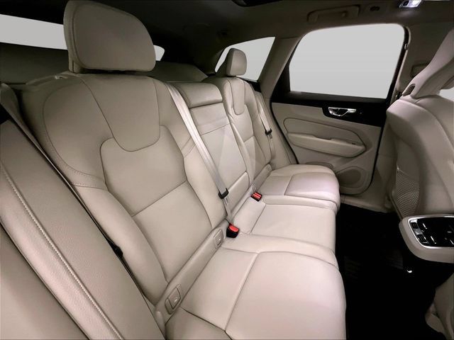 Used 2020 Volvo XC60 T6 Inscription w/ Protection Package Premier AWD/4WD image 27