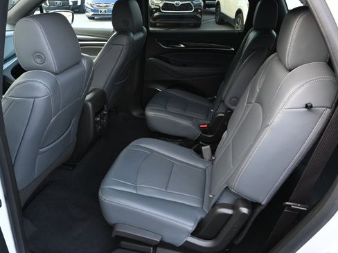 Used 2024 Buick Enclave Premium image 22
