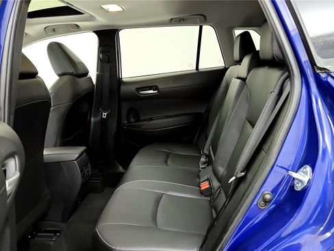 Certified 2022 Toyota Corolla Cross XLE image 30