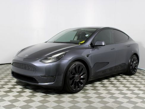 Used 2023 Tesla Model Y Performance image 3