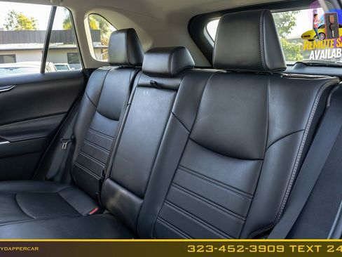 Used 2021 Toyota RAV4 XLE Premium image 15