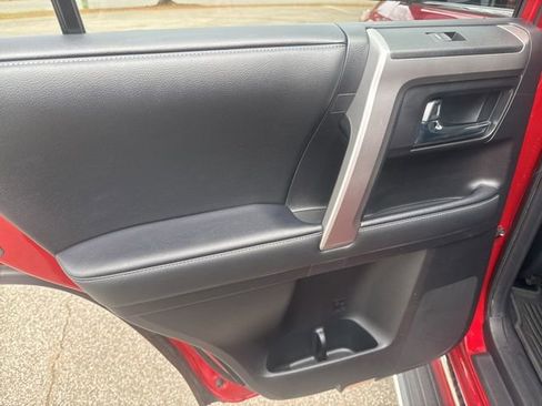 Used 2020 Toyota 4Runner Limited AWD/4WD image 21