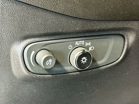 Used 2023 Chevrolet Equinox LS AWD/4WD image 26