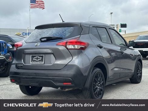 Used 2018 Nissan Kicks S w/ Interior Electronics Package FWD image 4