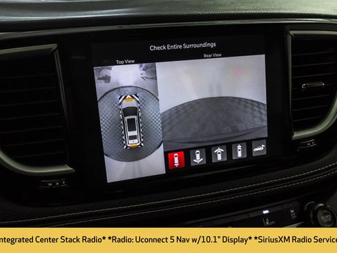 Used 2022 Chrysler Pacifica Touring-L w/ Uconnect Theater Family Group FWD image 13