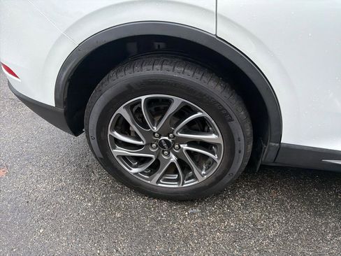 Used 2022 Lincoln Corsair Standard AWD w/ Equipment Group 101A image 5