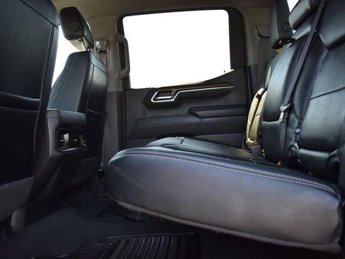 Used 2023 Chevrolet Silverado 1500 RST w/ Z71 Off-Road Package AWD/4WD image 13
