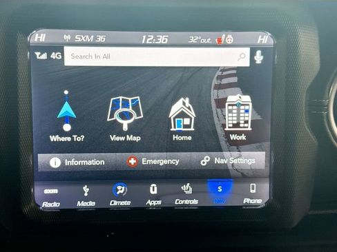 Used 2018 Jeep Wrangler Unlimited Sahara image 16