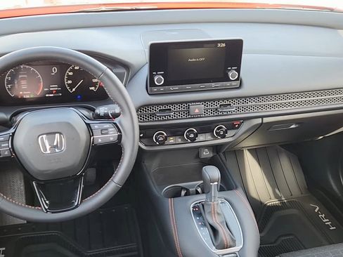 Used 2025 Honda HR-V Sport image 29