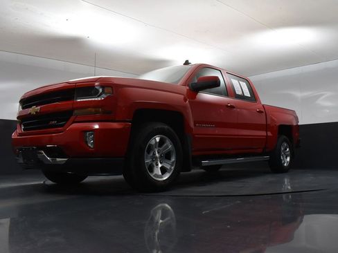 Used 2018 Chevrolet Silverado 1500 LT w/ All Star Edition AWD/4WD image 31