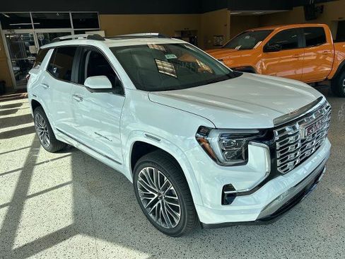 Used 2026 GMC Terrain Denali AWD/4WD image 2