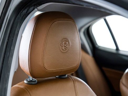 Used 2018 Alfa Romeo Giulia SPORT AWD DRIVER ASSIST DYNAMI image 32