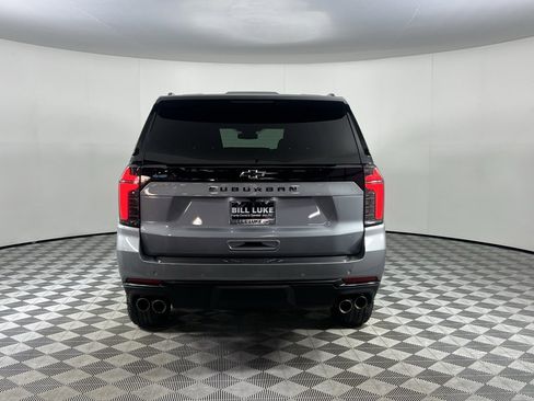 Used 2025 Chevrolet Suburban Z71 image 6