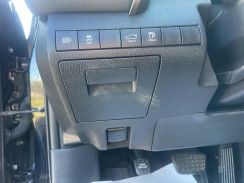 Used 2020 Toyota Camry SE image 17