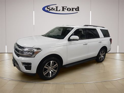 Certified 2024 Ford Expedition Limited image 1