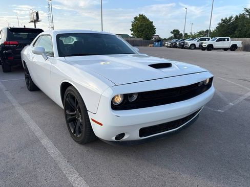 Used 2022 Dodge Challenger R/T RWD image 3