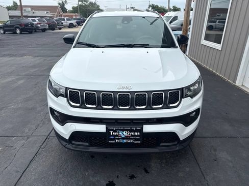 Used 2023 Jeep Compass Latitude w/ Convenience Group AWD/4WD image 7