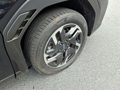 Certified 2025 Subaru Forester Limited image 10