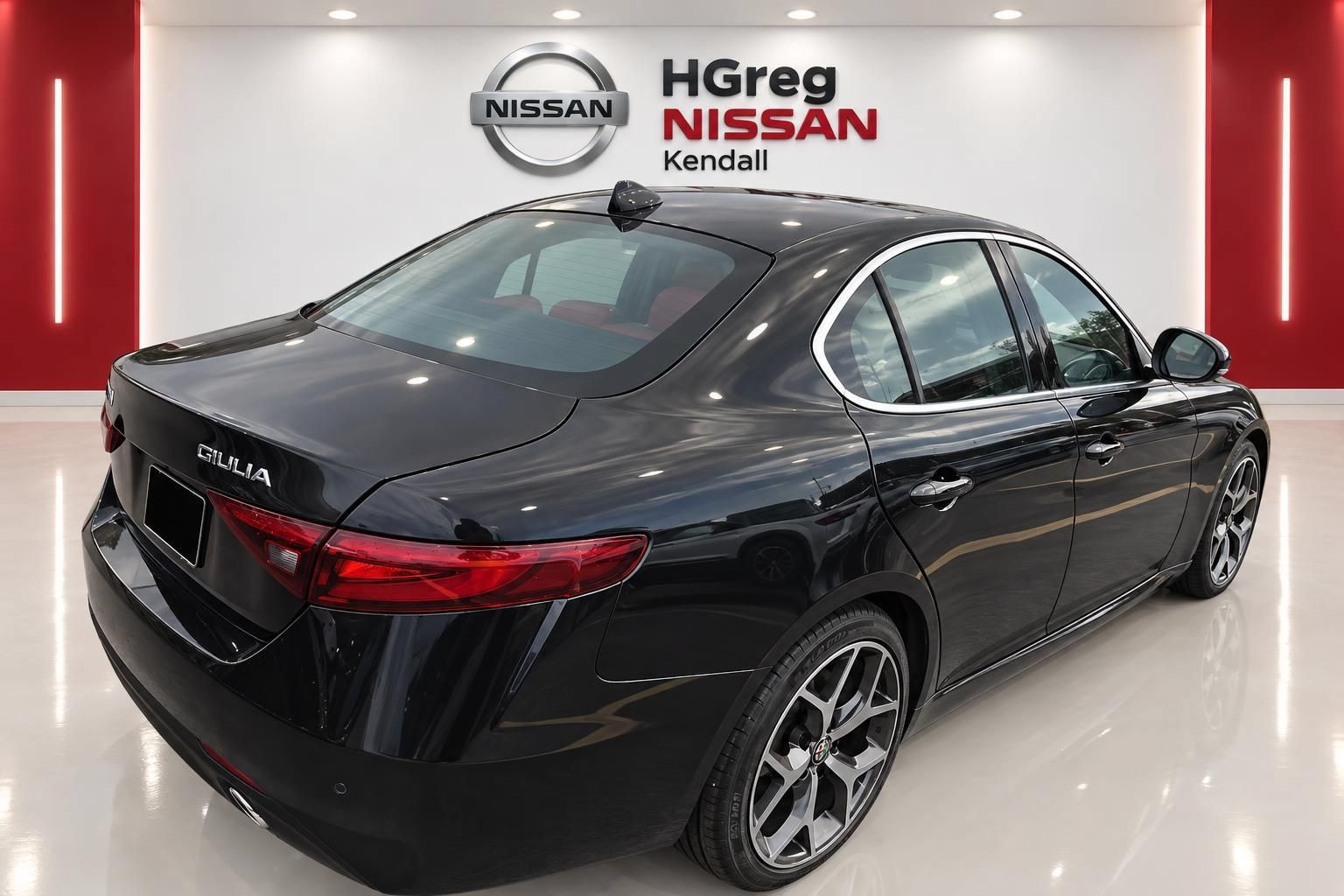 Used 2021 Alfa Romeo Giulia Ti RWD image 4