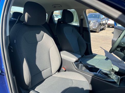Used 2025 Kia K4 LXS image 35