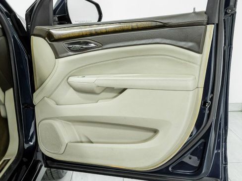 Used 2010 Cadillac SRX Luxury image 44