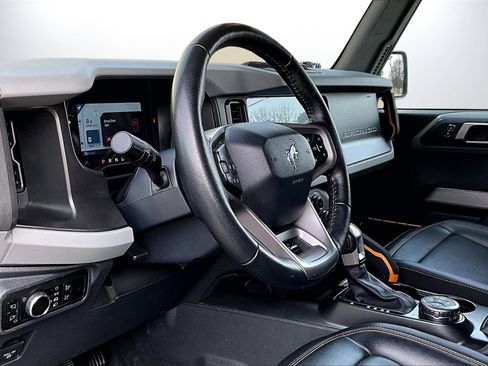 Used 2023 Ford Bronco Badlands w/ Sasquatch Package image 19