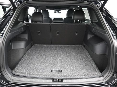 New 2026 Volkswagen Tiguan SE R-Line AWD/4WD image 12