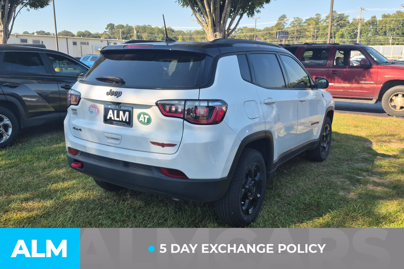 Used 2023 Jeep Compass Trailhawk AWD/4WD image 3