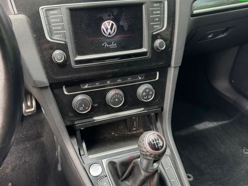 Used 2016 Volkswagen GTI SE FWD image 15