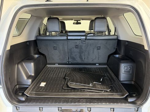 Used 2016 Toyota 4Runner Limited image 11