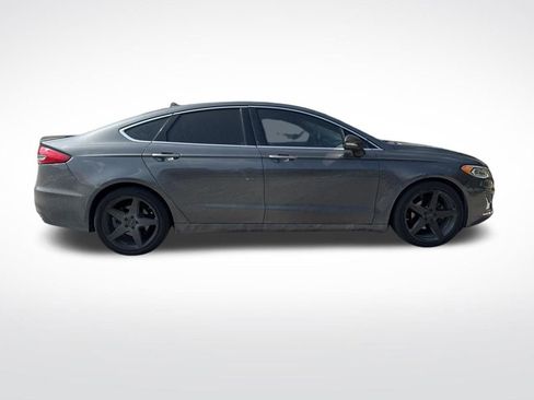 Used 2020 Ford Fusion Titanium FWD image 4