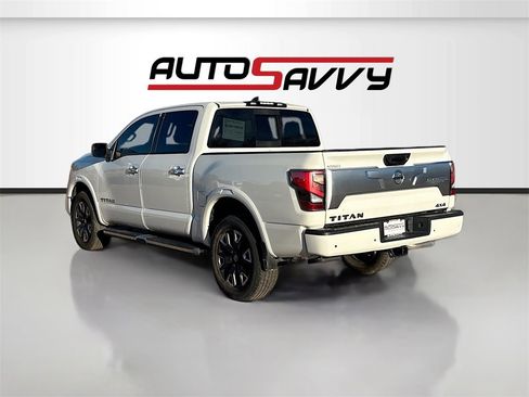 Used 2022 Nissan Titan Platinum Reserve w/ Moonroof Package image 5