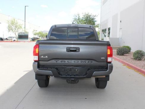 Used 2017 Toyota Tacoma SR w/ Tow Package AWD/4WD image 6