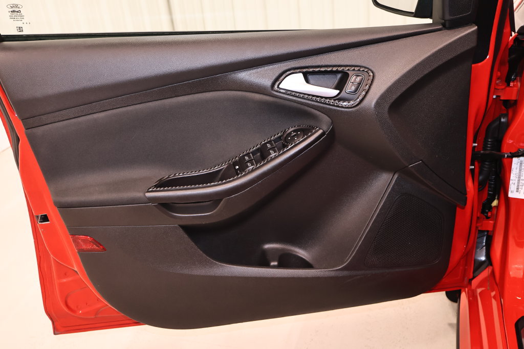 Used 2015 Ford Focus ST w/ Equipment Group 401A FWD image 7