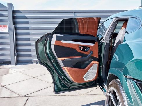 Used 2023 Lamborghini Urus S image 28