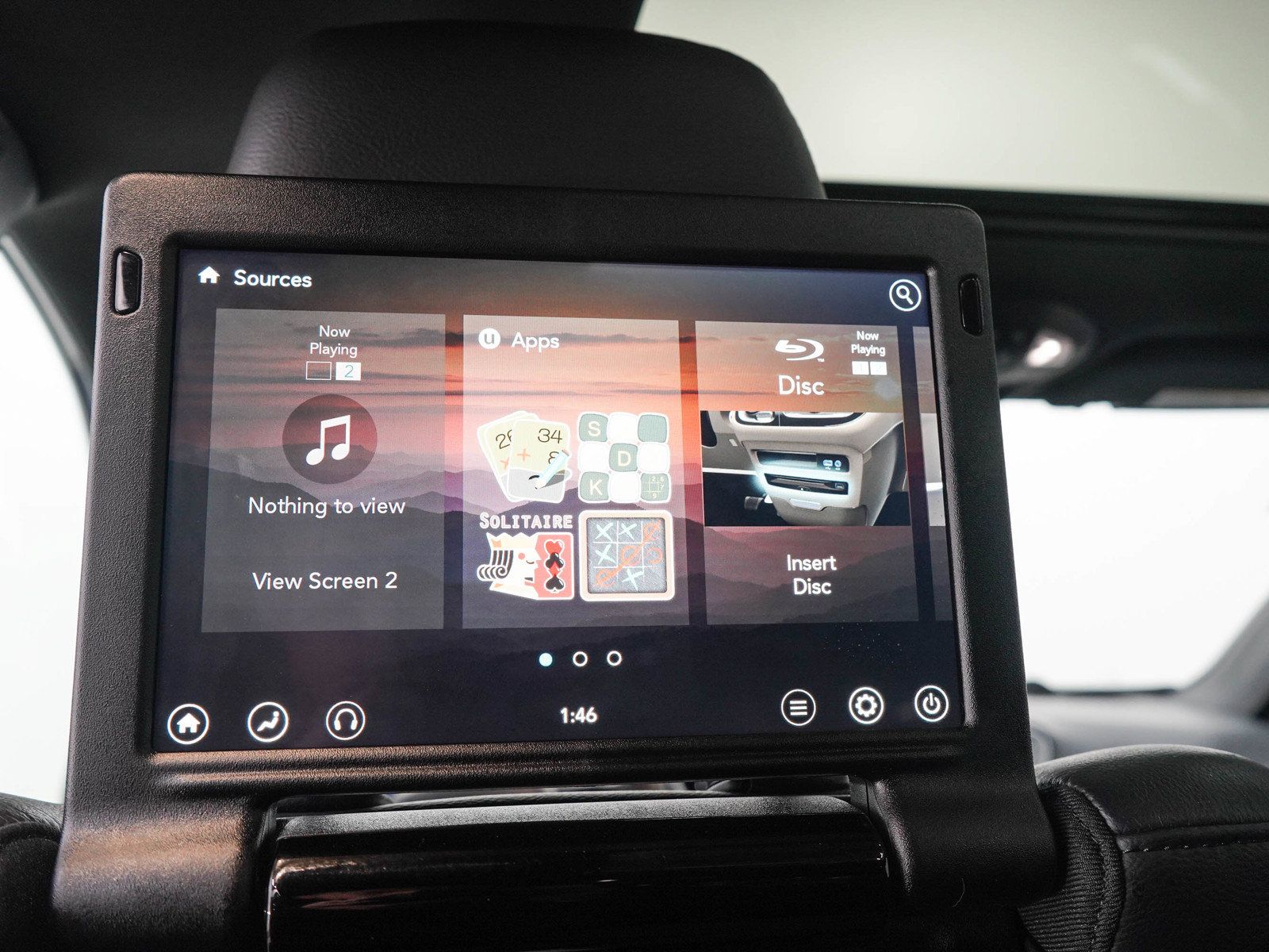 Used 2019 Chrysler Pacifica Touring-L Plus w/ Advanced Safetytec Group FWD image 17