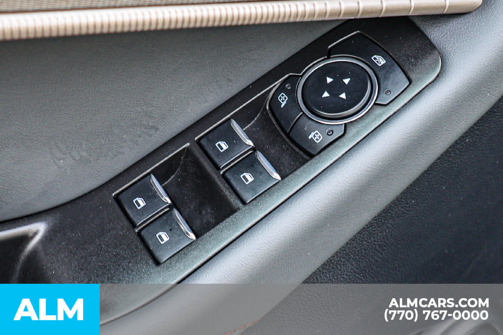 Used 2025 Ford Explorer Active RWD image 45