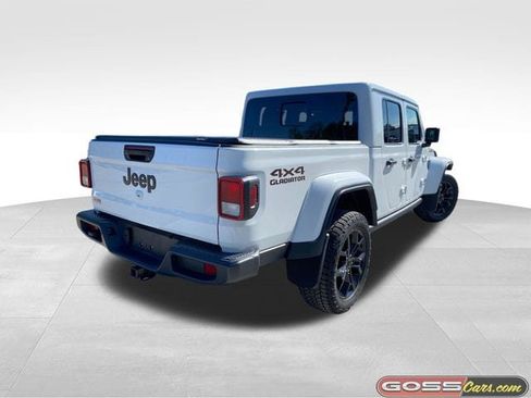 Certified 2025 Jeep Gladiator Sport AWD/4WD image 3