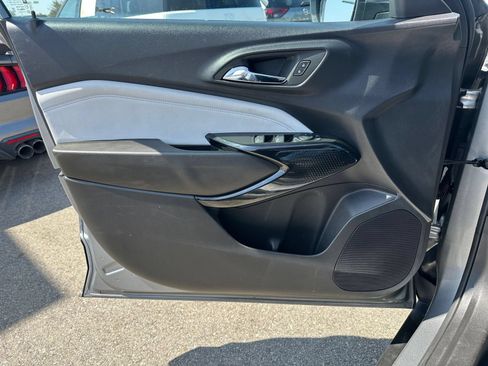 Used 2025 Chevrolet Trax LT FWD image 18