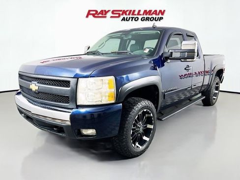 Used 2008 Chevrolet Silverado 1500 LTZ w/ Suspension Package, Off-Road AWD/4WD image 3