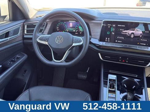 Used 2024 Volkswagen Atlas SEL AWD/4WD image 24