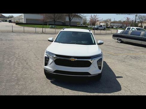 Used 2024 Chevrolet Trax LT w/ Driver Confidence Package image 29