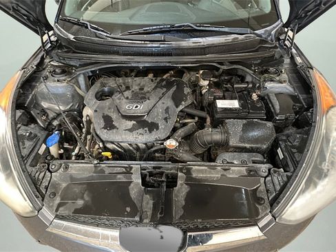 Used 2013 Hyundai Veloster w/ Style Pkg image 21