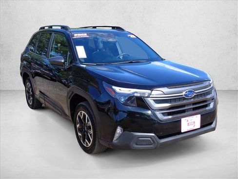 Used 2025 Subaru Forester Premium AWD/4WD image 6