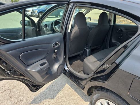 Used 2016 Nissan Versa S FWD image 20
