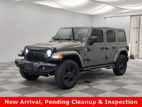 Used 2020 Jeep Wrangler Unlimited Sahara AWD/4WD image 1
