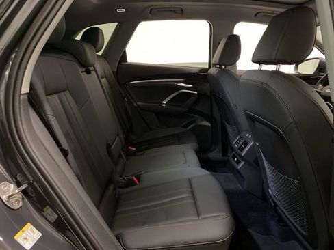 Used 2025 Audi Q5 Premium w/ Convenience Package image 20